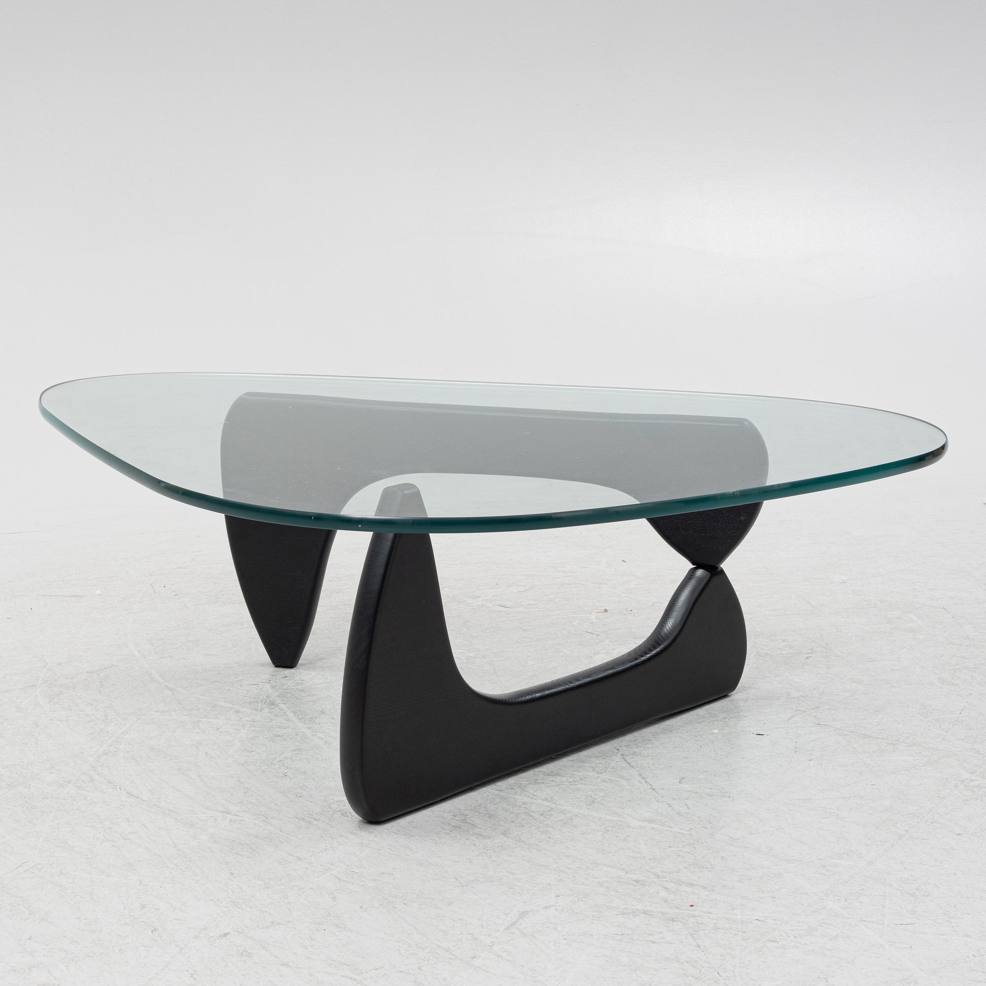 Isamu Noguchi, a 'Noguchi' coffee table, Vitra.