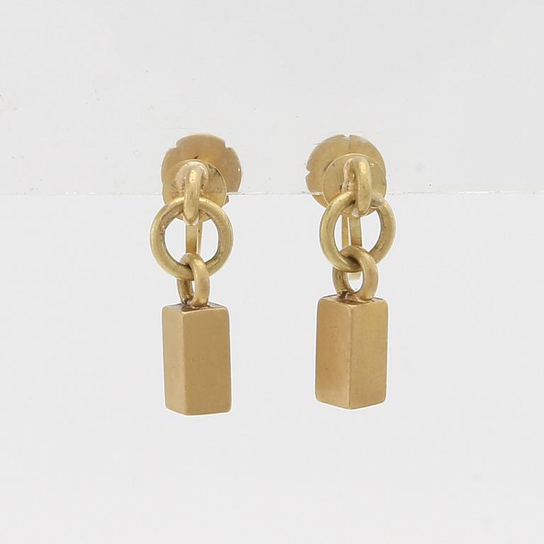 Wiwen Nilsson, a pair of 18K gold earrings, Lund 1969.