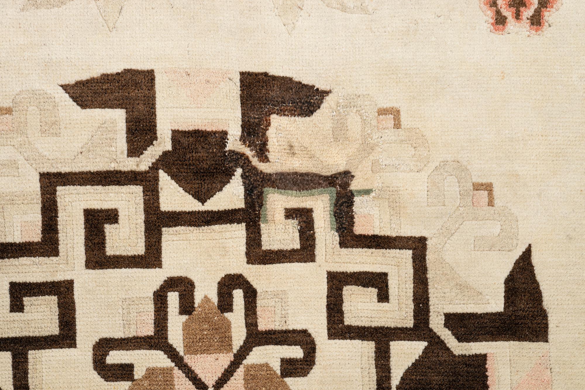 Matta, Peking, antik/semiantik ca 235 x 242 cm.