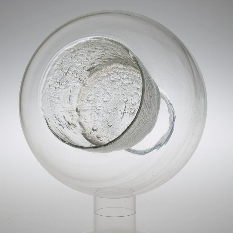 Two Timo Sarpaneva glass bowls, Finlandia-series, Finland 1968-74.