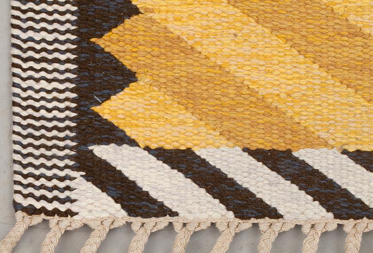CARPET. Flat weave. 237 x 167,5 cm. Sweden around the 1960's-70's. Probably designed by Ingrid Dessau.