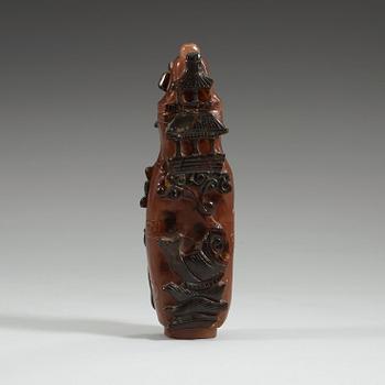 A carved agathe vase with cover, China.