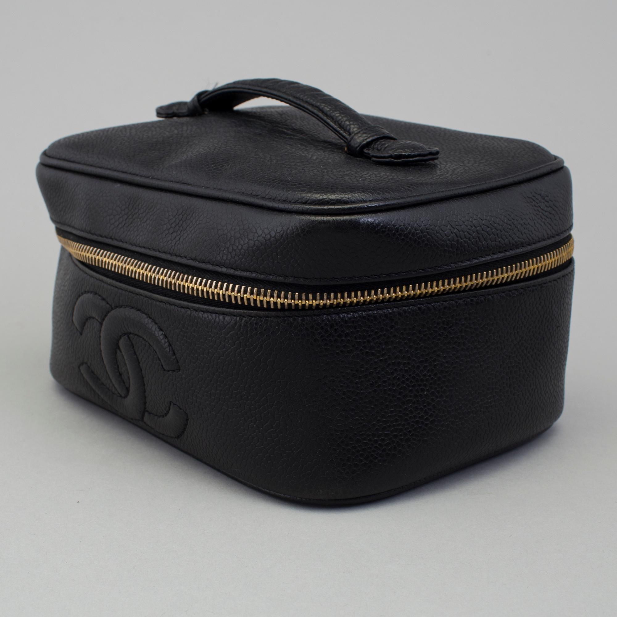 A toilet bag by Chanel. Bukowskis