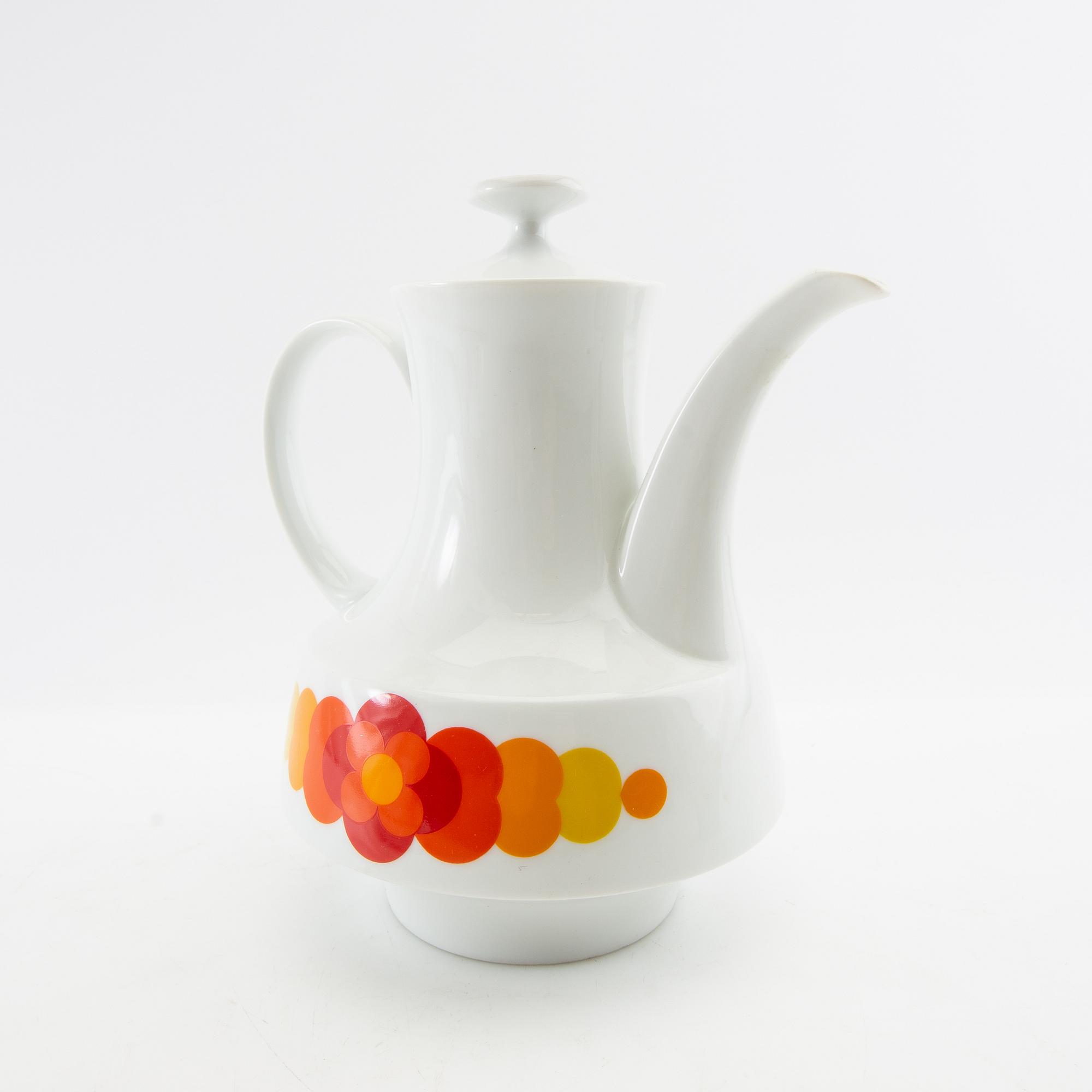 Service 16 pcs Eschenbad Germany second half of the 20th century porcelain.