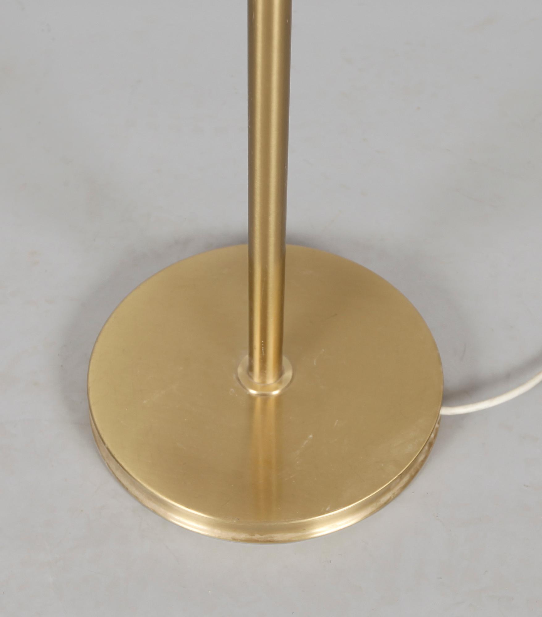 GOLVLAMPA, modell 2368/2148, "Stora Kamelen", Josef Frank, Firma Svenskt Tenn.