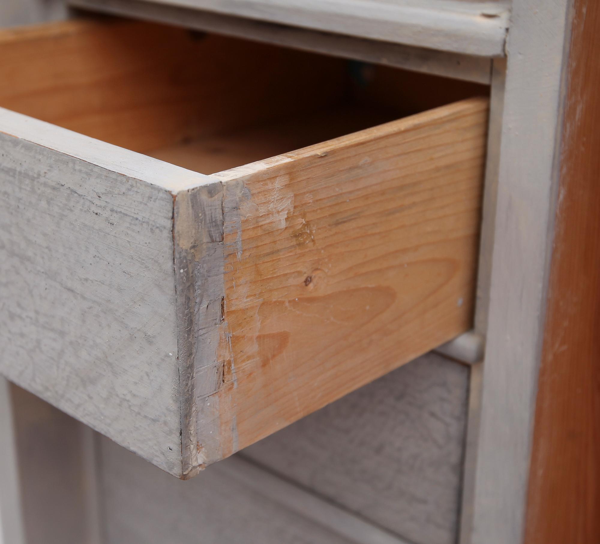 KLÄDSKÅP, 1800-talets andra hälft.