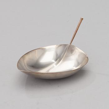 TAPIO WIRKKALA, SKÅL, silver (916), stämplad TW, Hopeakeskus, Tavastehus 1965. Vikt 54 g.