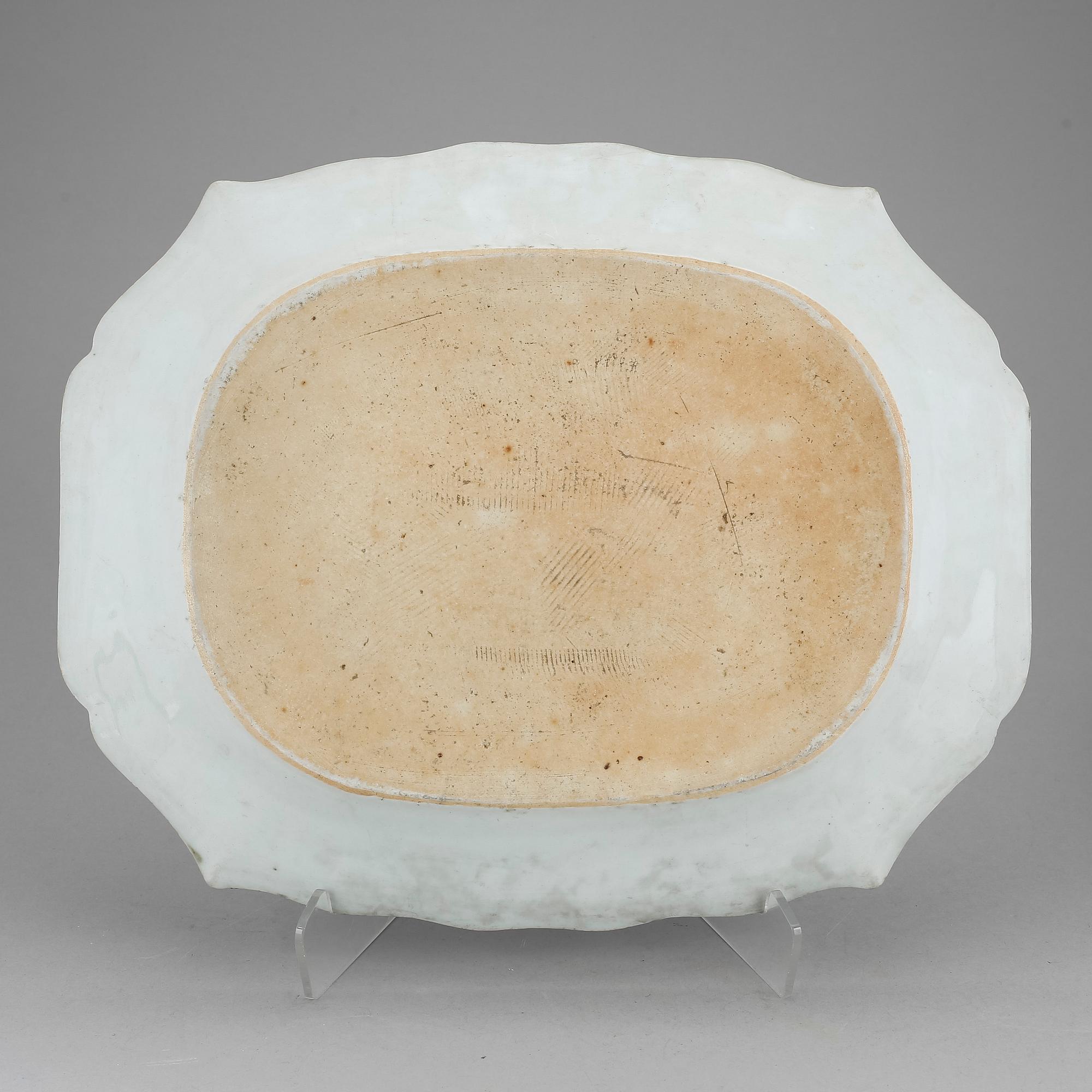 STEKFAT, porslin, Kina, Qianlong, (1736-1795).