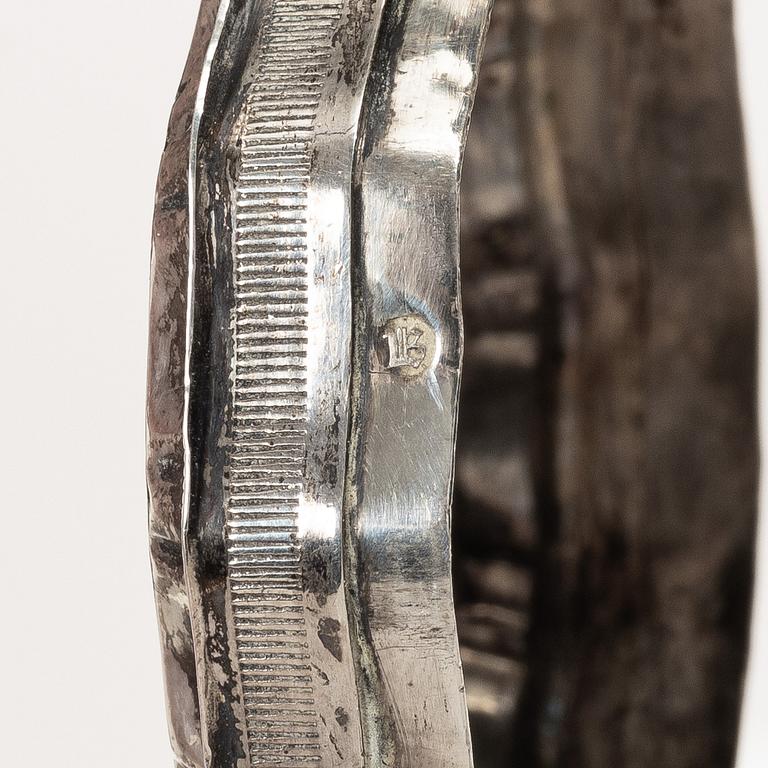 Dosor, 2 st, samt bägare och kopp, silver.