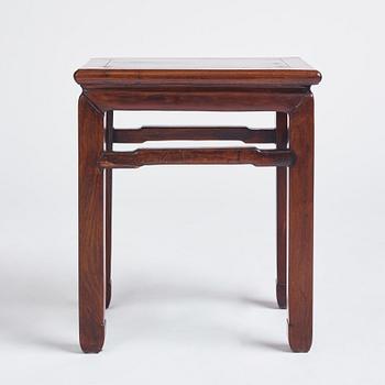 A small huali table/stool 'Fangdeng', 17/18th century.