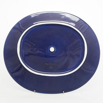 Birger Kaipiainen, a decorative ceramic dish, marked Birger Kaipiainen Arabia Finland.