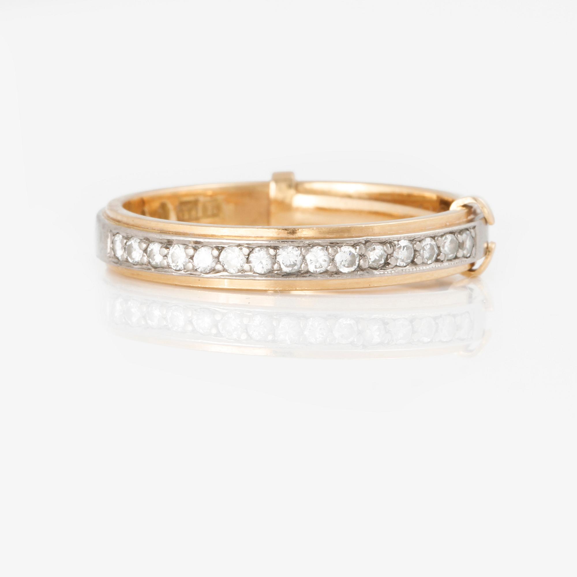RING, med 15 briljant och åttkantslipade diamanter.