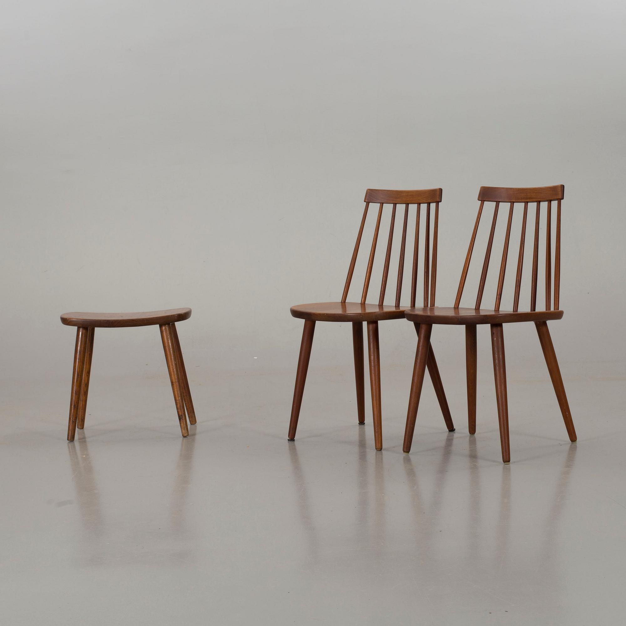 YNGVE EKSTROM a set of two chairs and one stool. Bukowskis