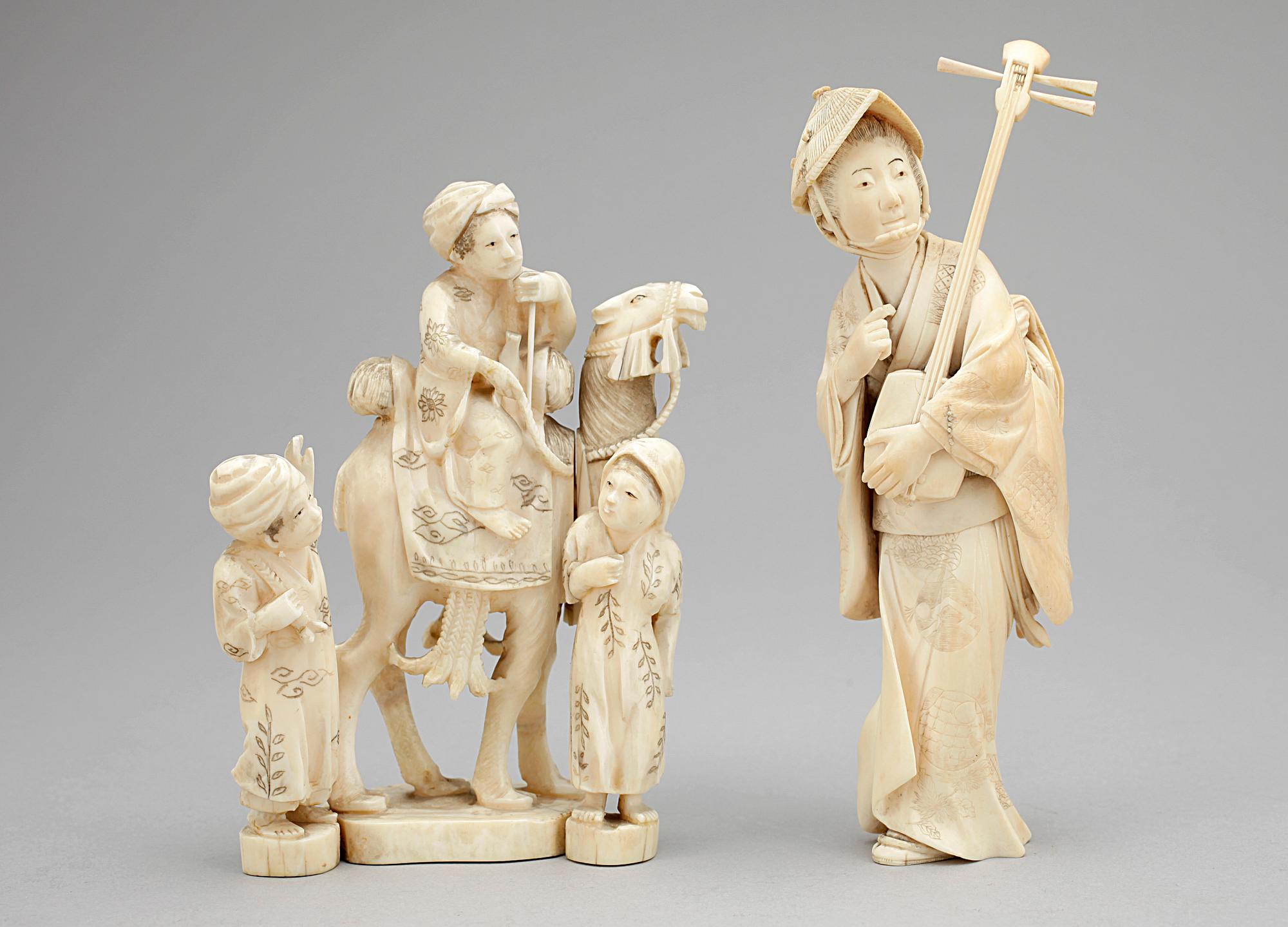 FIGURINER, 2 st, ben, orientaliska, tidigt 1900-tal.