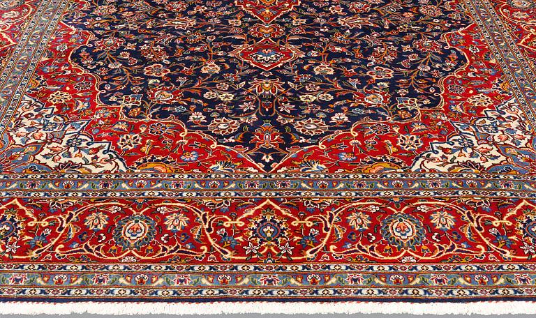 Matta, Keshan, signerad, ca 392 x 272 cm.