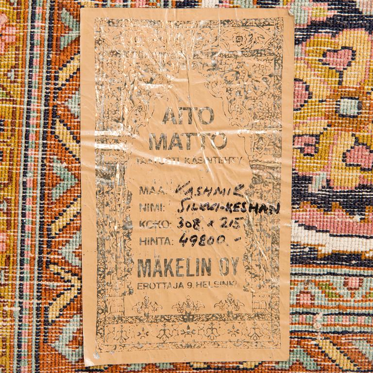 MATTA, Kashmir, silke, 308 x 215 cm.