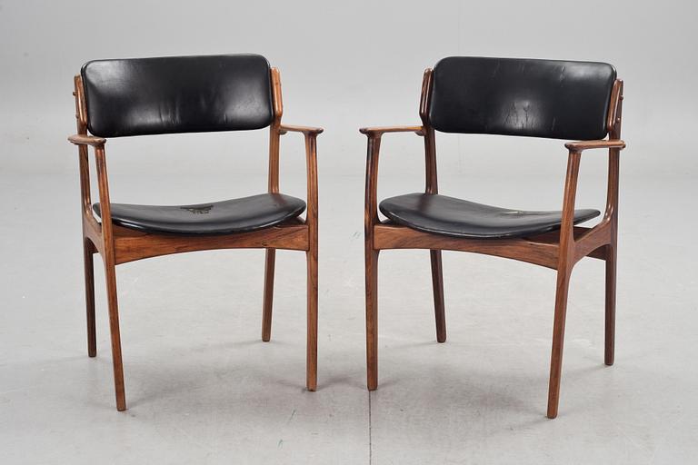 KARMSTOLAR, 2 st, Erik Buch för Odense møbler, Danmark. 1960-tal.