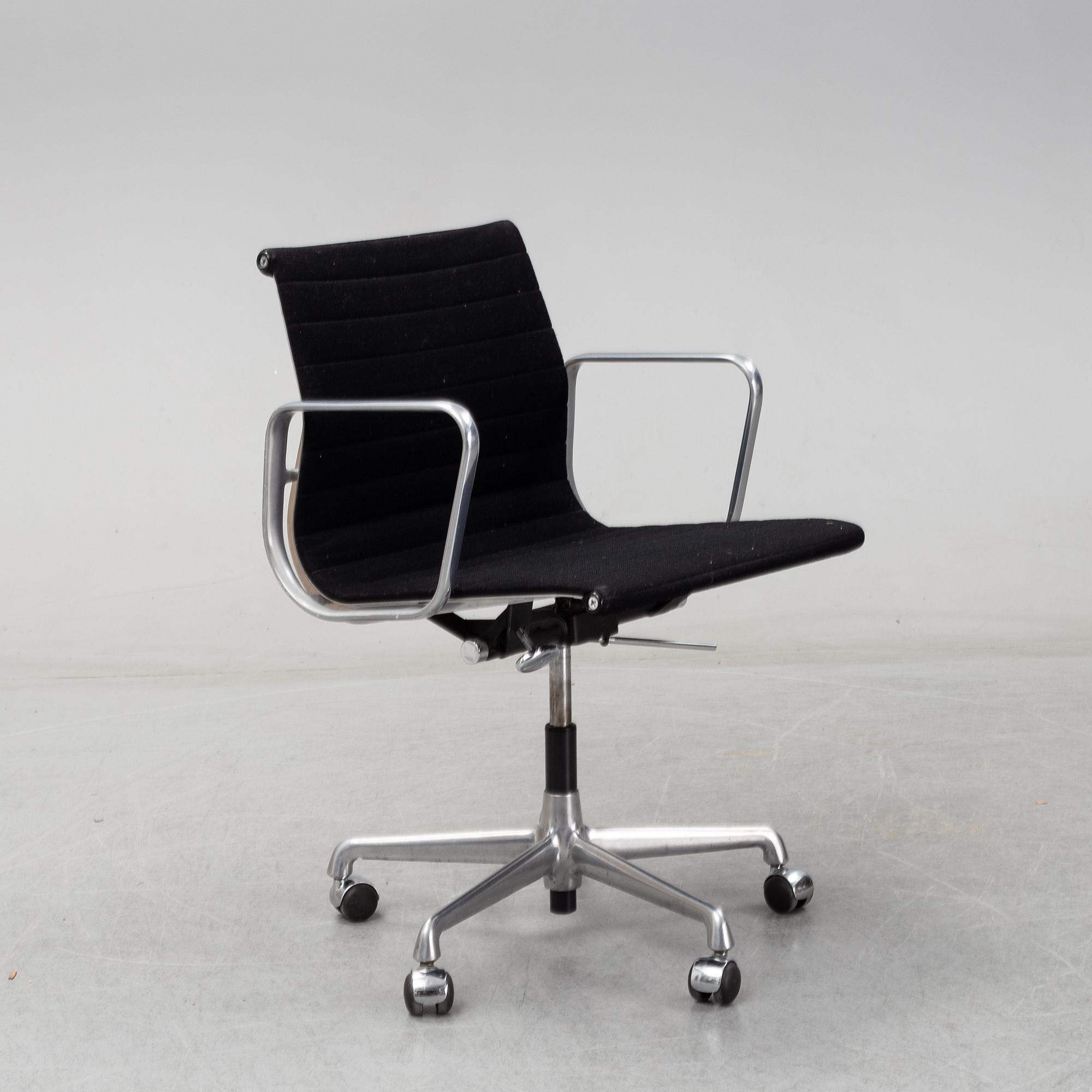 Charles & Ray Eames, 'EA 107' office chair for Herman Miller.