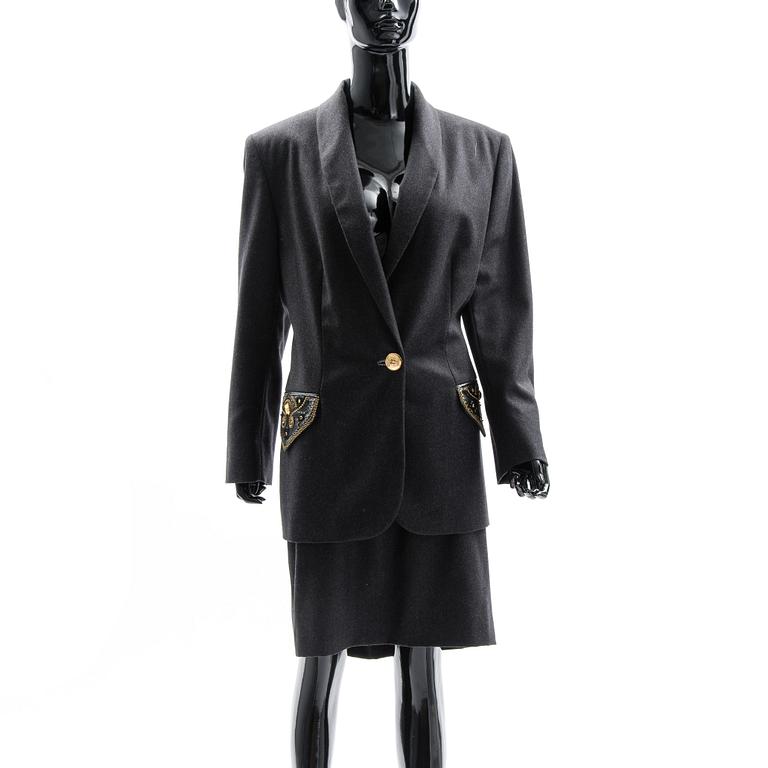 DRÄKT, tvådelad, Versace, storlek 42.
