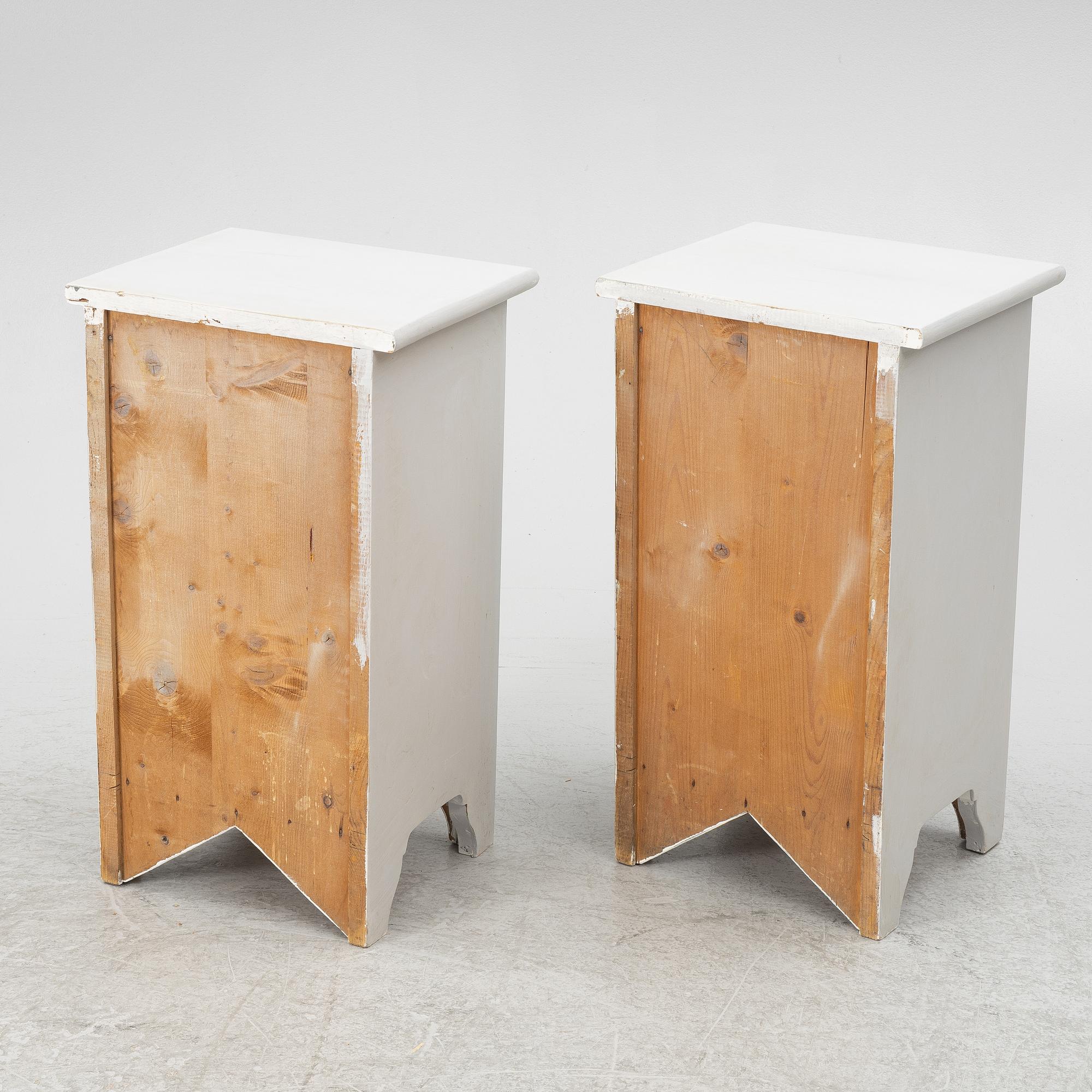 A pair of early 20th Century nightstands.
