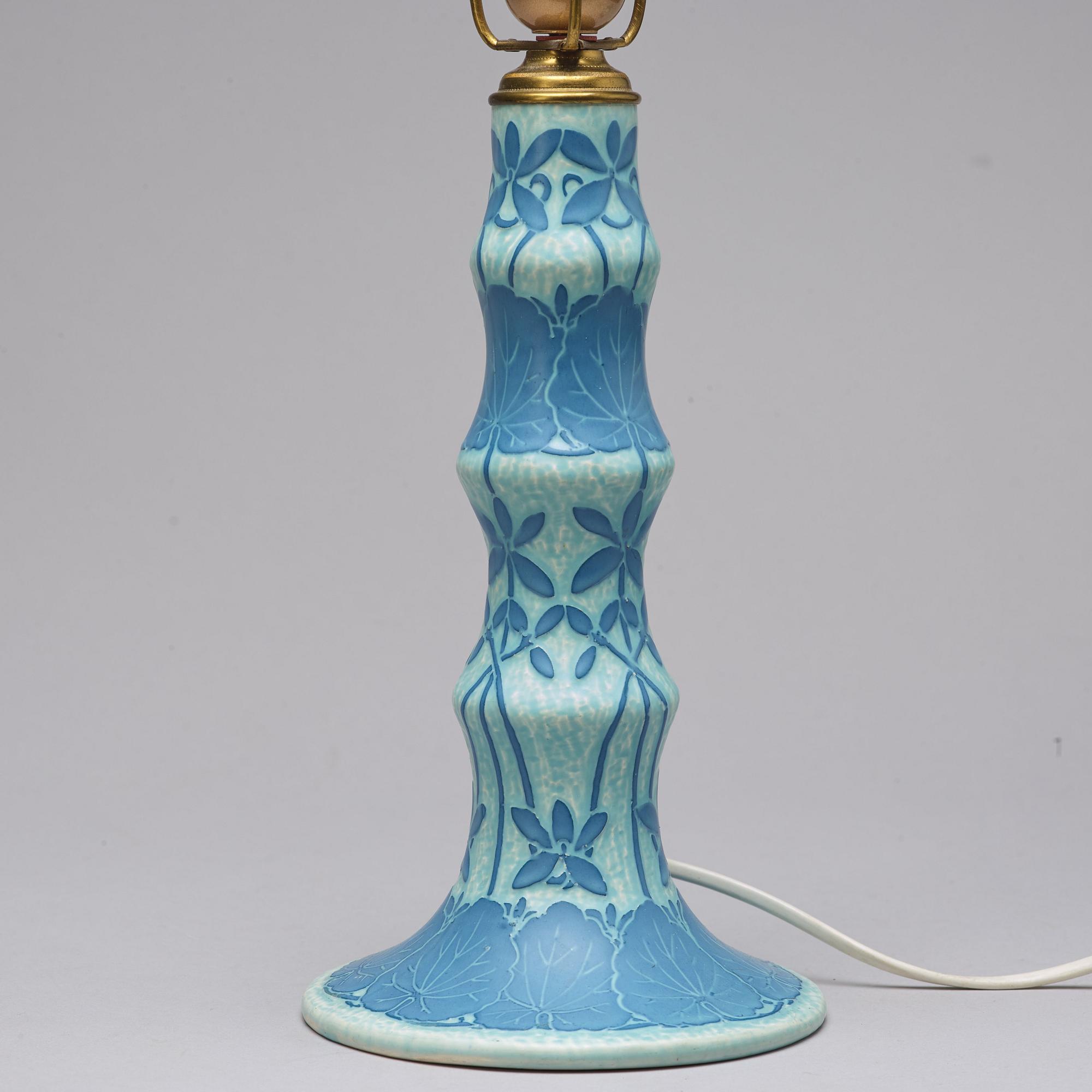 ELSA ENGESTRÖM samt JOSEF EKBERG, bordslampa och 2 skålar, Gustafsberg 1911 och 1914.