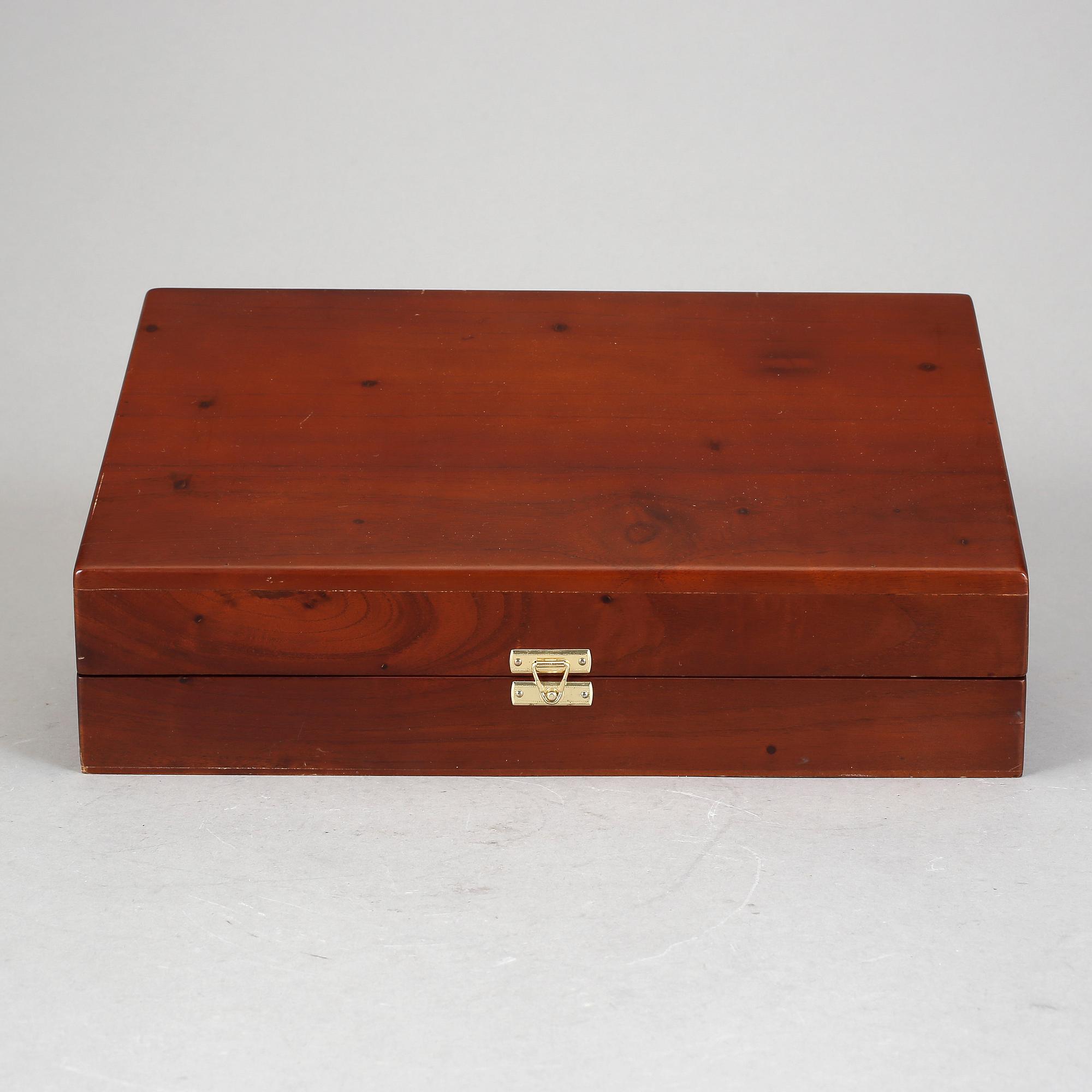 MINIATYRER i schatull, 12 st, stengods, Sven Wejsfelt, Gustavsberg studio, 8 st signerade med studiohanden.