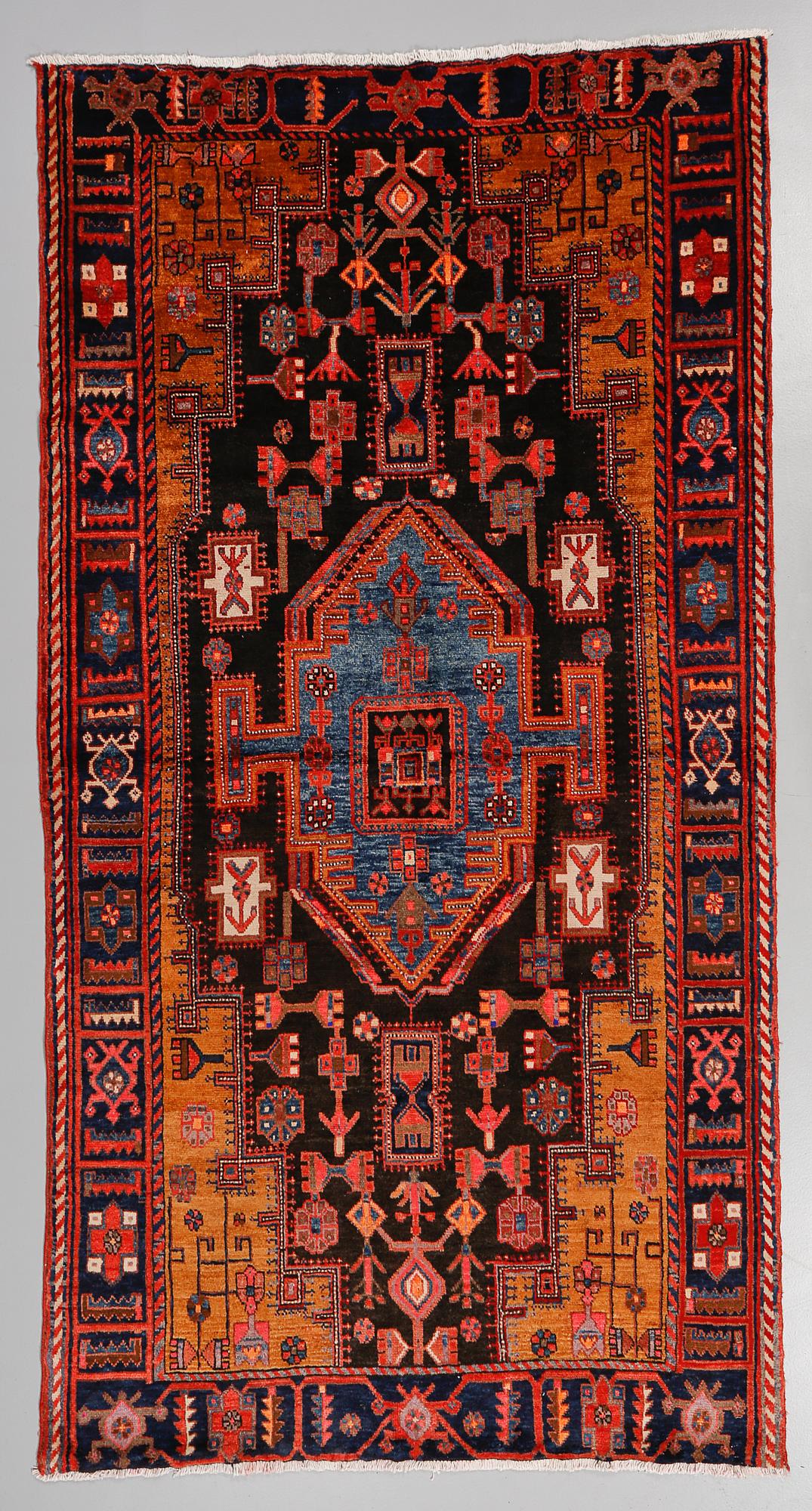 MATTA, Nahavand, sent 1900-tal, 280x150 cm.