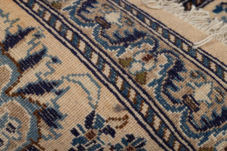 Carpet, Nain part silk, ca 302 x 178-188 cm.