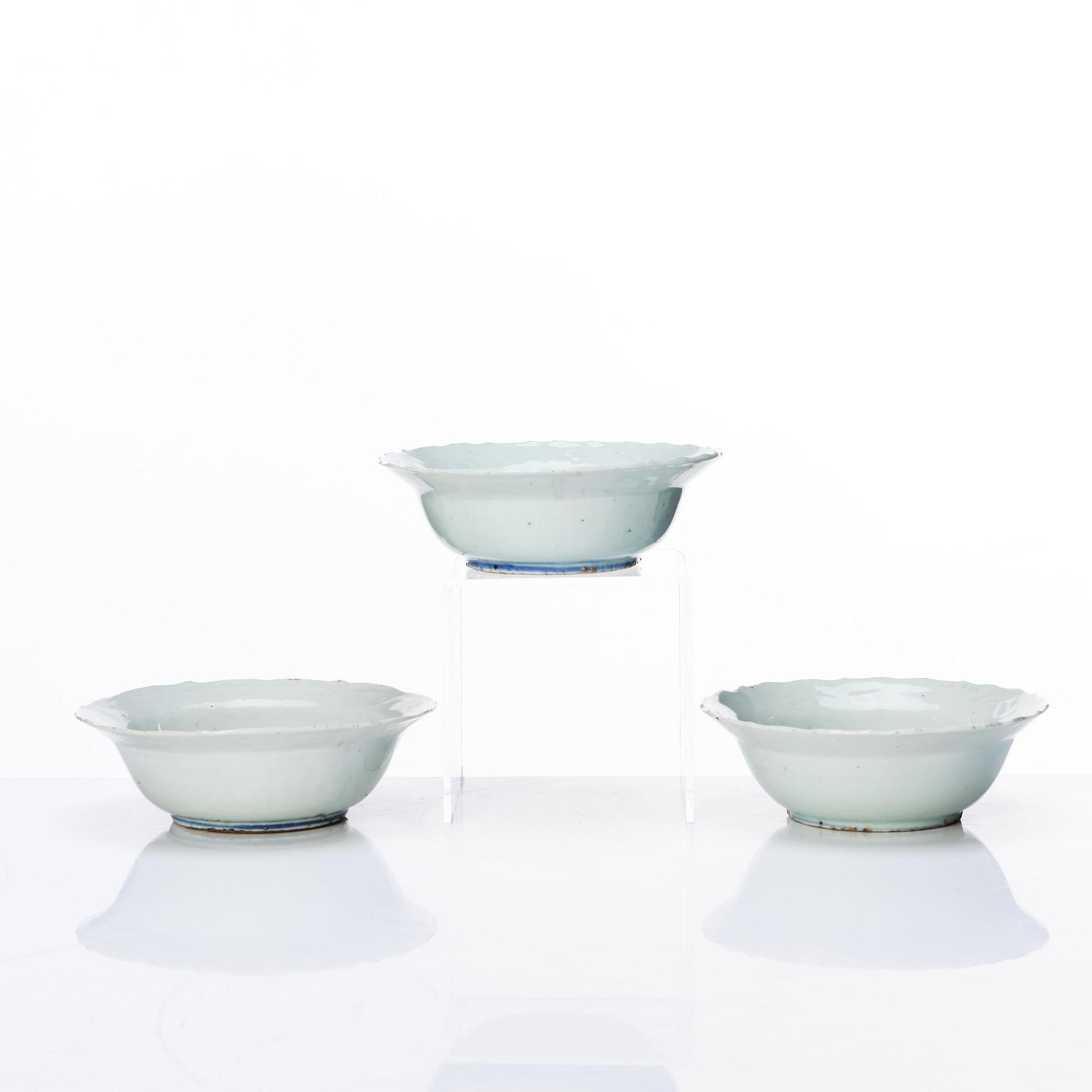A set of three blue and white dessert dishes, Ming dynasty (1368-1644).