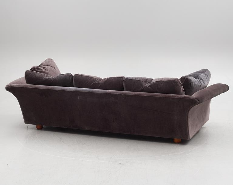 Josef Frank, soffa, "Liljevalchssoffan", Firma Svenskt Tenn, 2019.