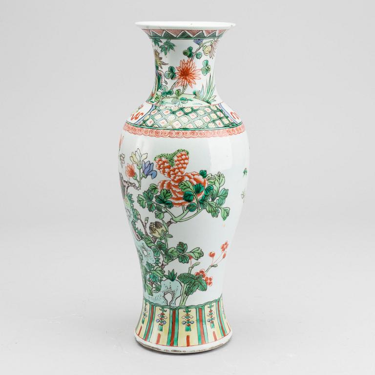 A Chinese porcelain vase 19th century.