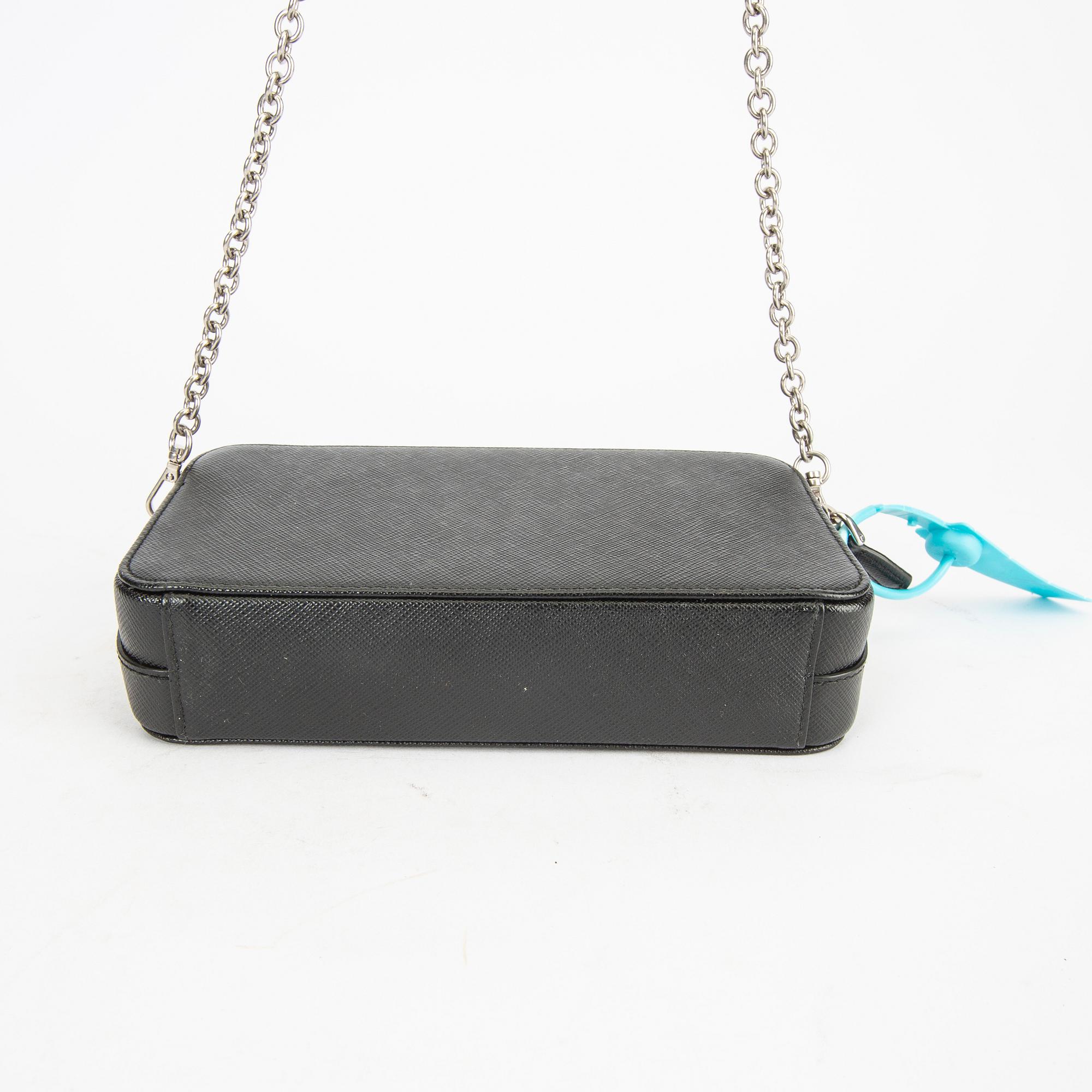 Prada väska, mini bandoliera.