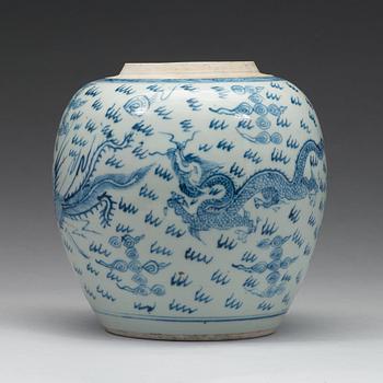 URNA, porslin. Qingdynastin, 1700-tal.