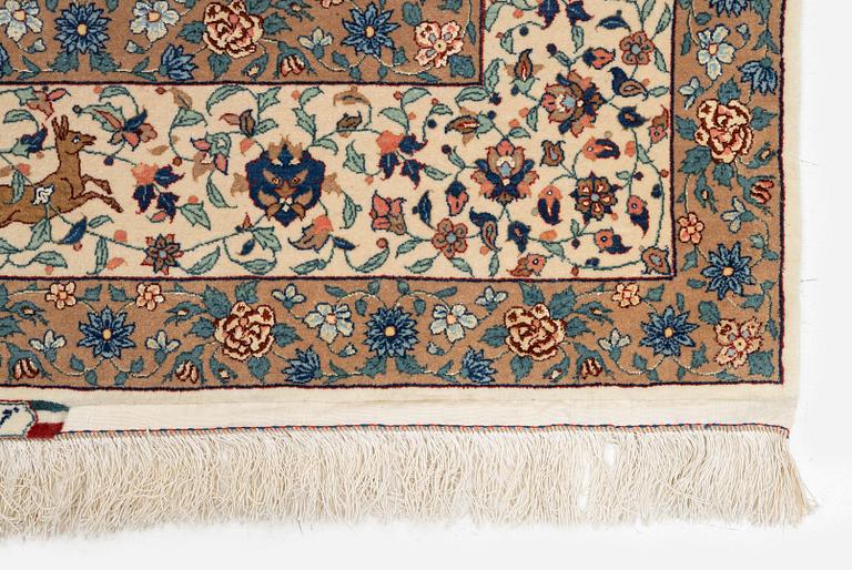 An Isfahan rug signed Seirafian (Ali Seirafian), central Persia c. 201 x 131 cm.