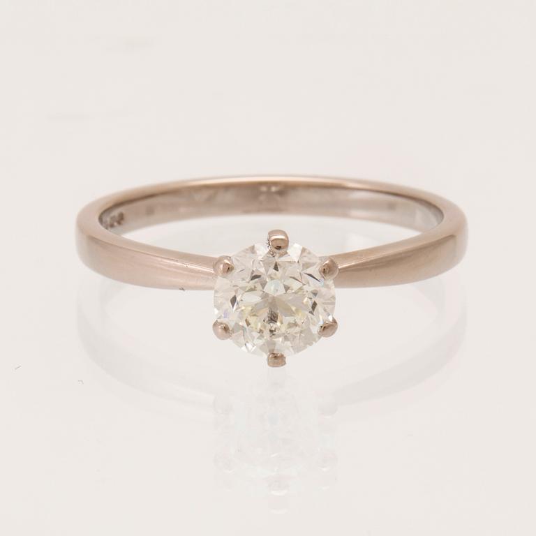 Ring solitär 18K vitguld med en rund briljantslipad diamant, 77 diamonds Birmingham, diamant med GIA Report.