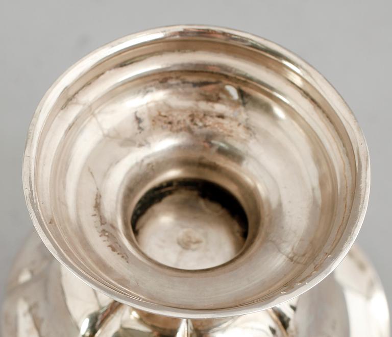 GRÄDDKANNA, silver, otydliga stämplar, 1800-tal. Vikt ca 102 gram.