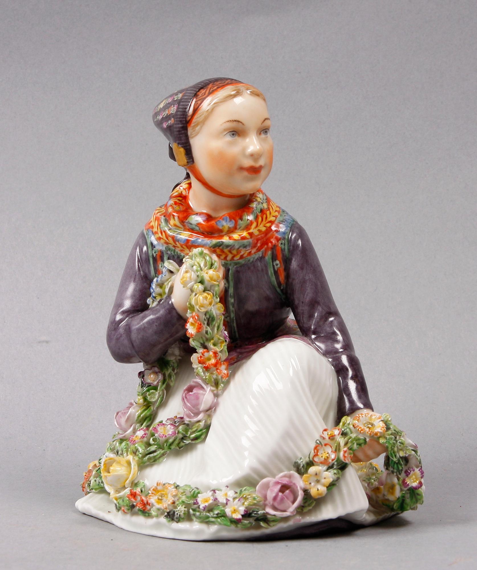 FIGURIN, porslin, Carl-Martin Hansen, Kungl Dansk, Juliane Mariestämpel. 1920-30-tal.