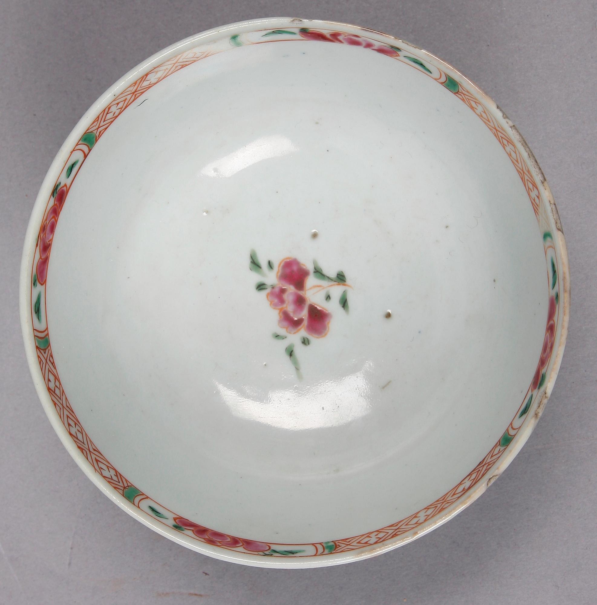 SKÅL samt FAT, porslin, Kina, 1700-tal.