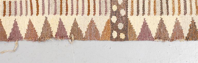 Marianne Richter, a carpet, "Josefina gul", flat weave, ca 267,5 x 165 cm, signed AB MMF MR.