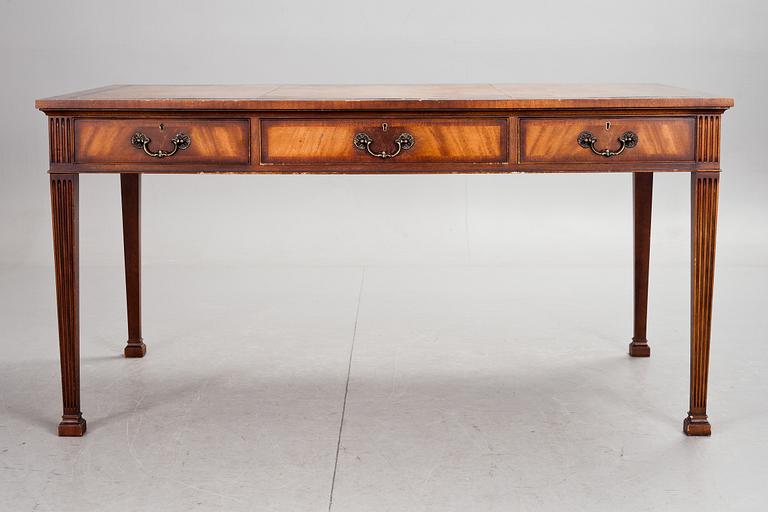SKRIVBORD, engelsk stil, 1900-tal.