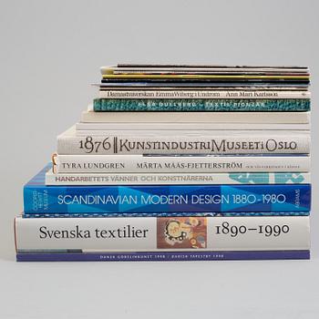 BOOKS AND BOOKLETS, 21 pieces, subject: modern Scandinavian carpets and textiles.