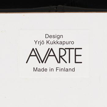 Yrjö Kukkapuro, A pair of armchairs, "Skaala 474", Avarte Finland, late 20th century.