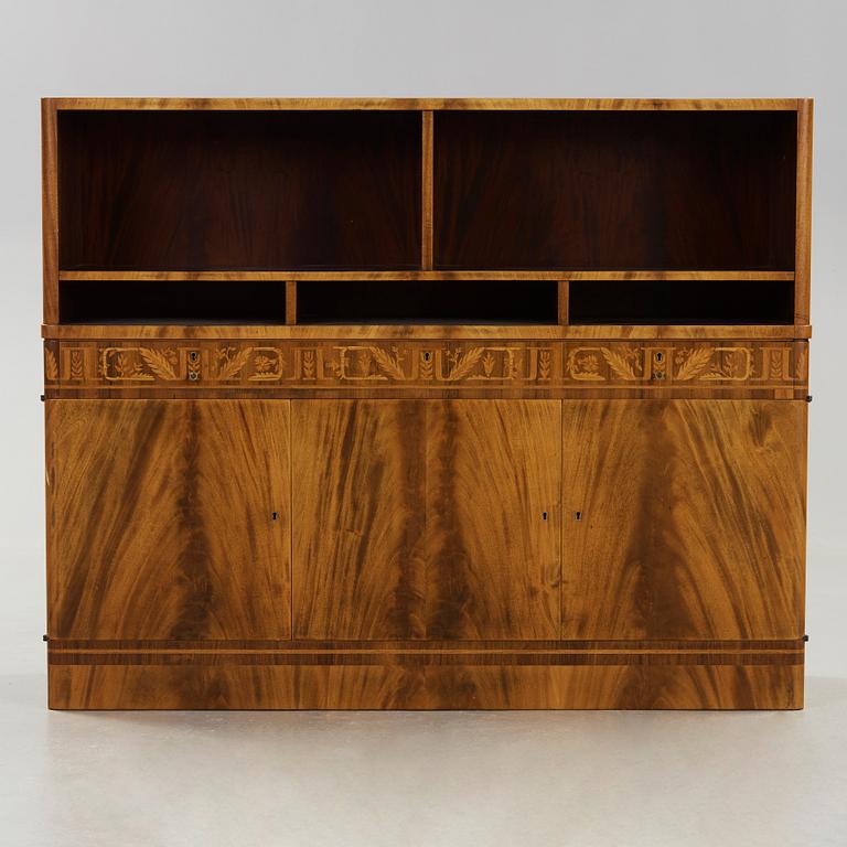 CARL MALMSTEN, bokhylla, valnöt med intarsia, Åtvidabergs Industrier ca 1934.