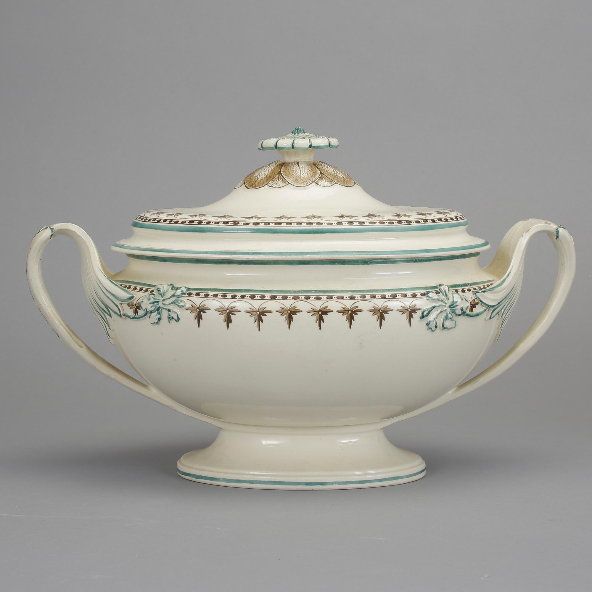 TERRIN med LOCK, flintgods, Wedgwood, England, omkr år 1800.