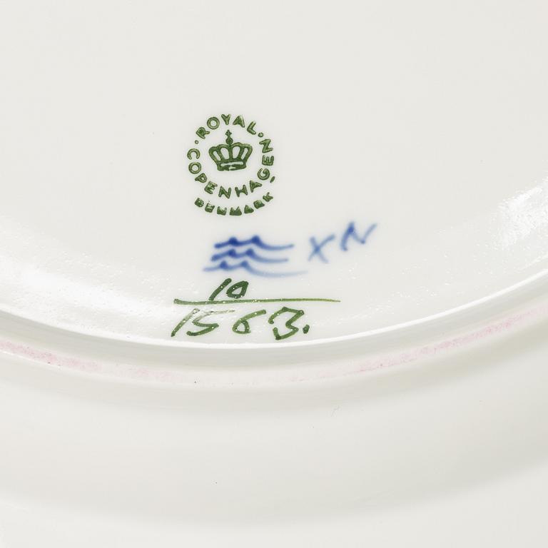 Royal Copenhagen, matservis, porslin, 38 delar, "Blå blomst", Danmark.