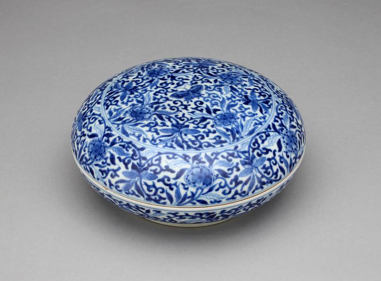 LOCKASK, porslin, Kangxistil, Kina 1800-tal.