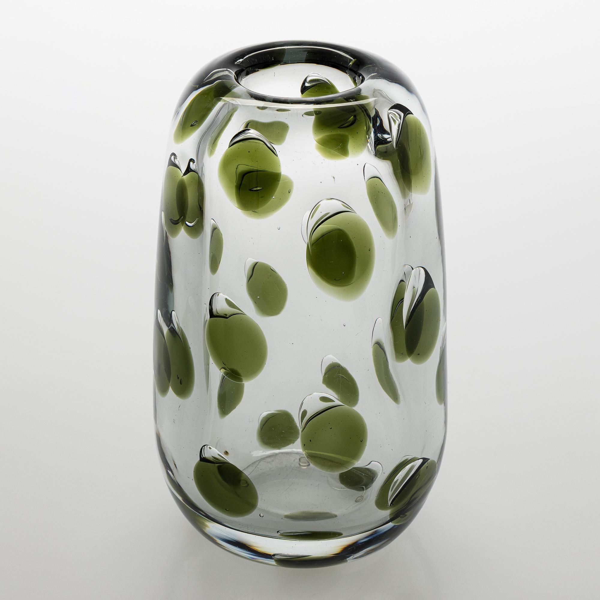 Saara Hopea, vase, “Panther”, signed S. Hopea Nuutajärvi Notsjö -55.