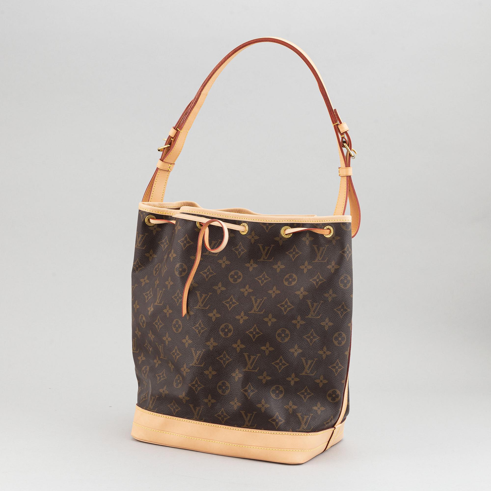 Louis Vuitton, a monogram canvas 'Noé' sholder bag.