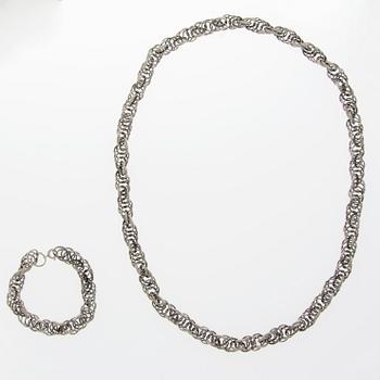 HALSSMYCKE och ARMBAND, Kalevala Koru 1977, silver.