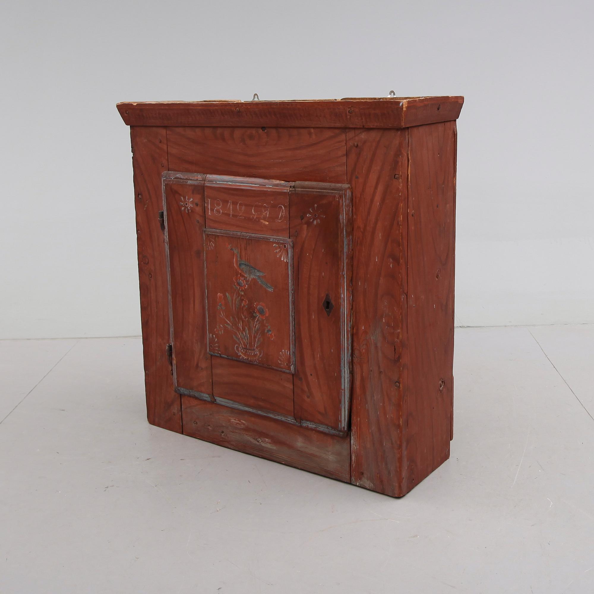 HÄNGSKÅP, allmoge, 1800-tal.